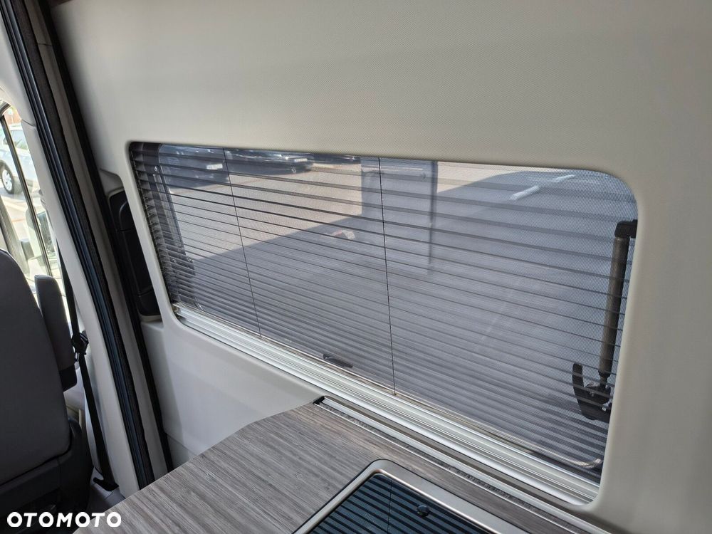 Volkswagen Crafter Grand California 600 silnik: 2,0 l TDI EU6 SCR BlueMotion Technology 130 kW skrzynia biegów: Przedni napęd automatyczna 8-biegowa rozstaw osi: 3640 mm - 39