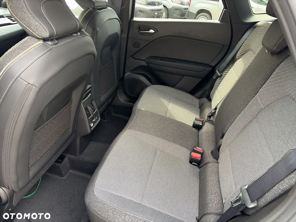 Mitsubishi Grandis - 16