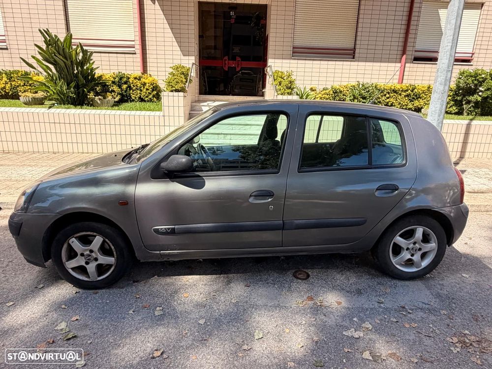 Renault Clio 1.2 16V Confort Authentique - 7