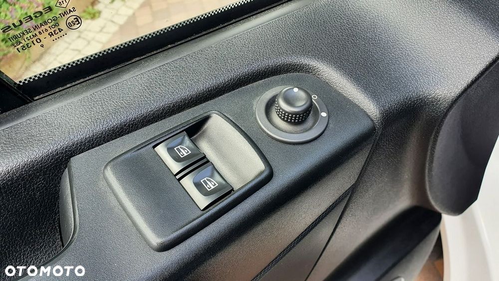 Opel Vivaro - 22