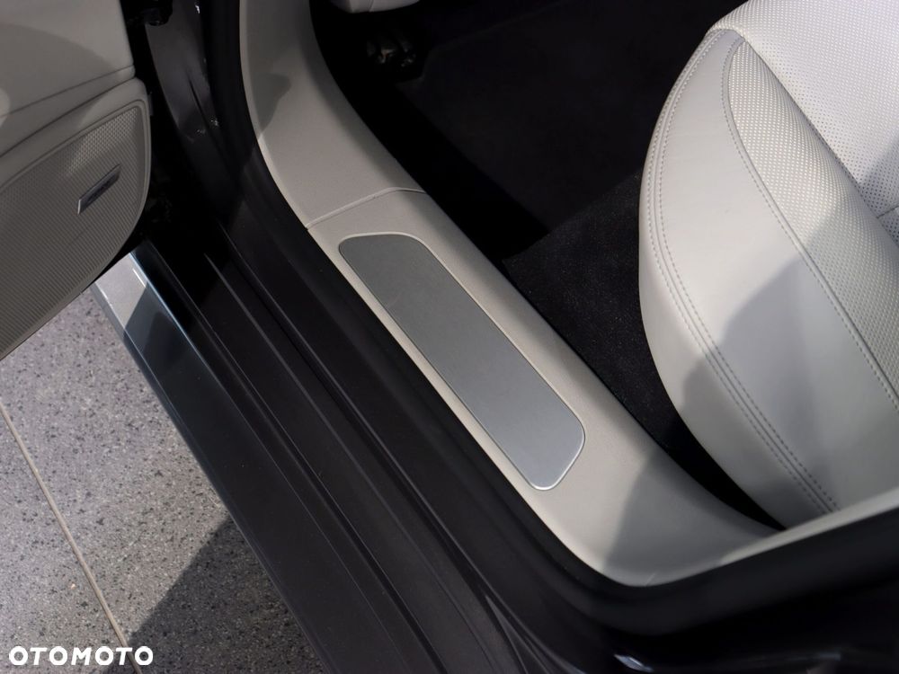 Porsche Panamera 4 E-Hybrid - 31