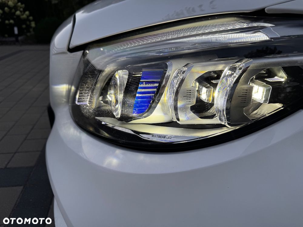 Mercedes-Benz Klasa C 220 d 4MATIC 9G-TRONIC - 39