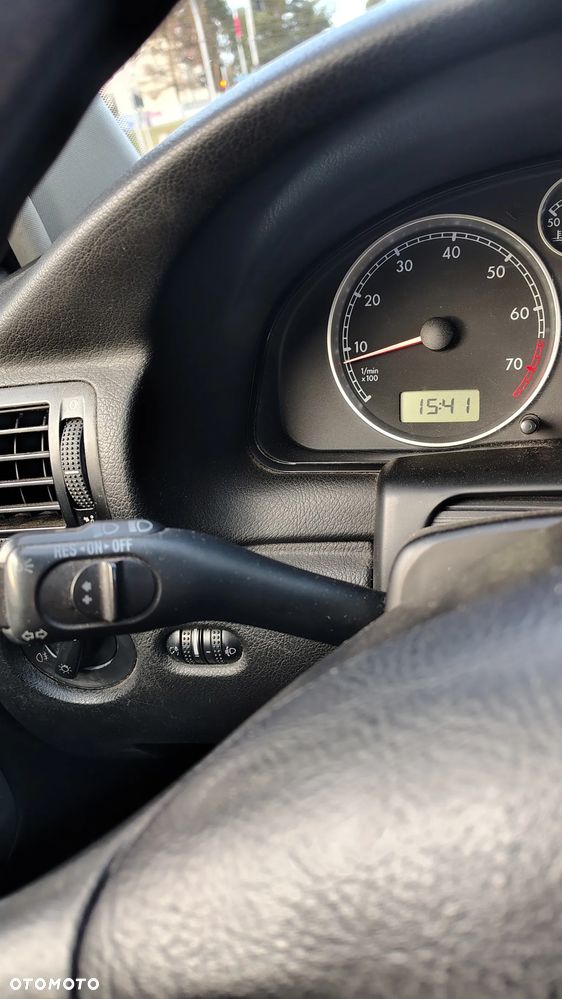 Volkswagen Passat 2.0 Comfortline - 11