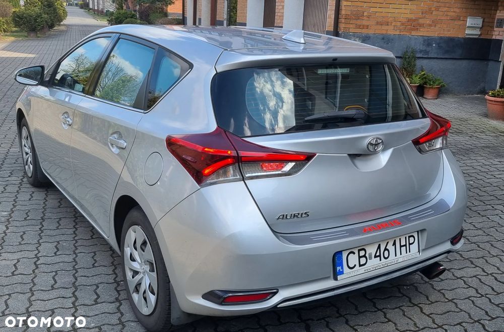 Toyota Auris 1.6 Premium - 6