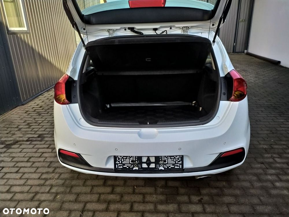 Kia Ceed - 22