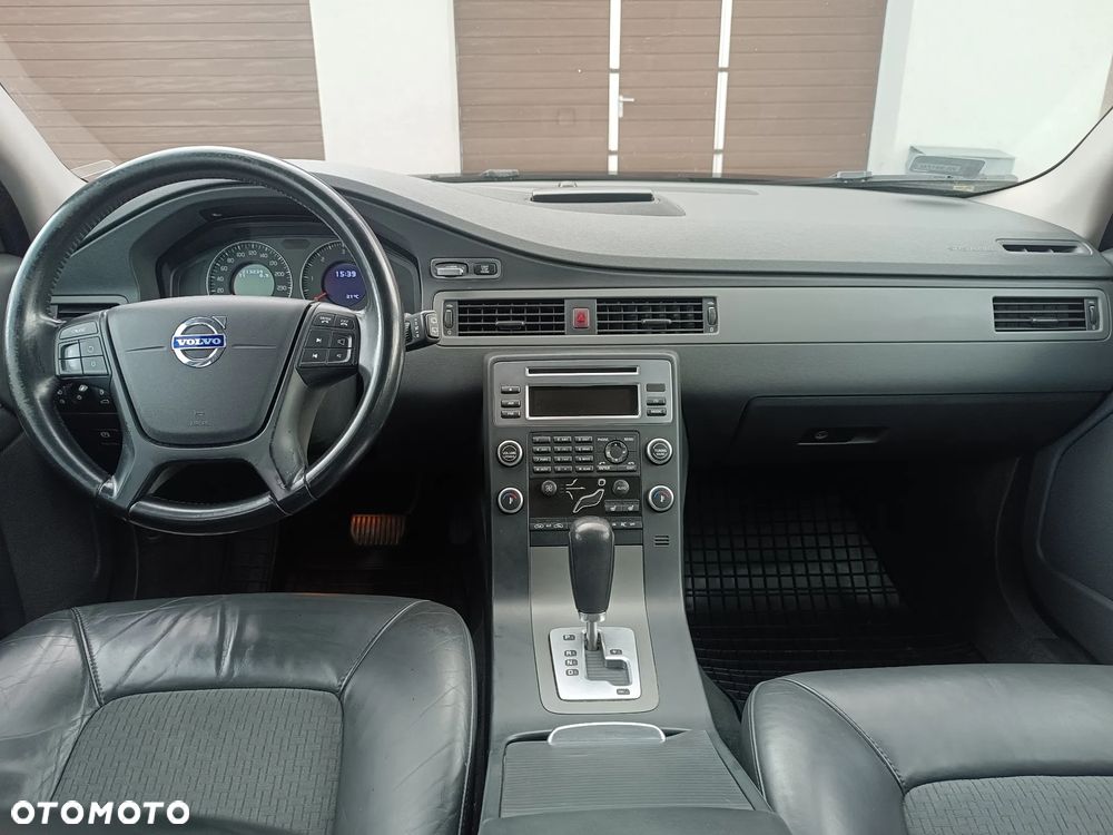 Volvo V70 2.4D Momentum - 28