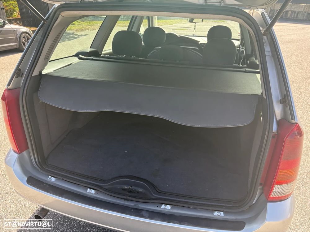 Ford Focus SW 1.4 Ambiente - 6