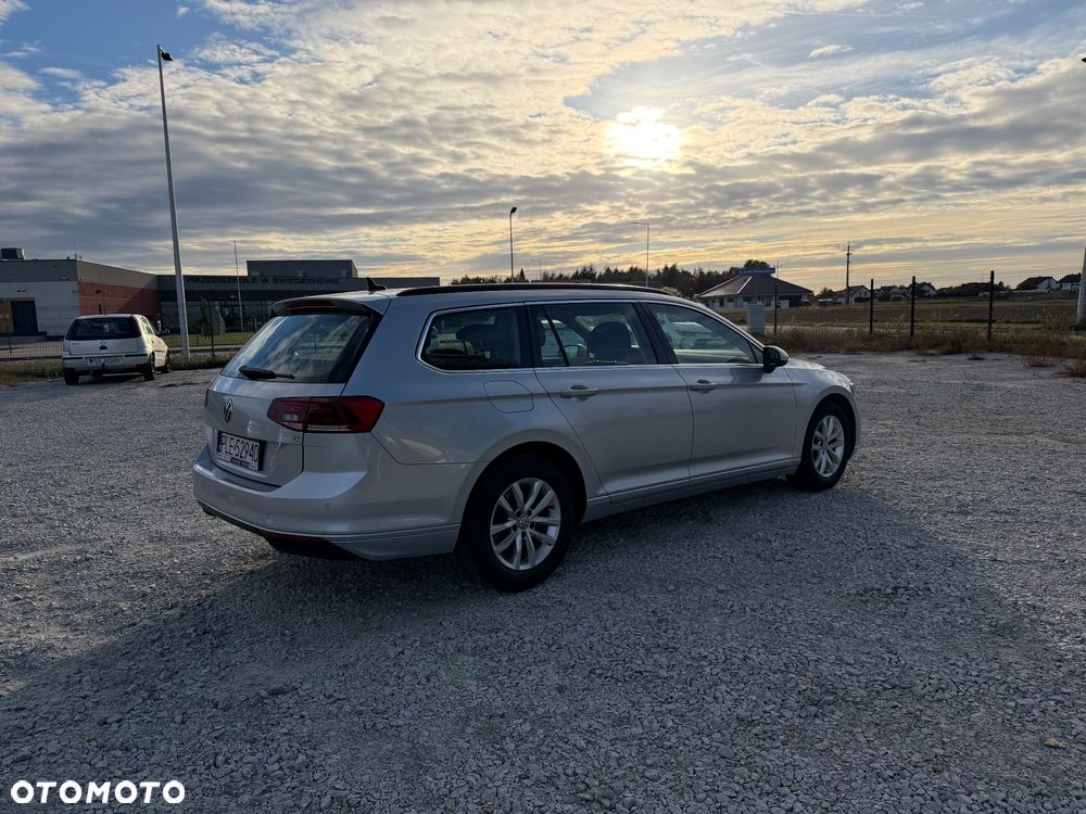 Volkswagen Passat 2022 photo 5