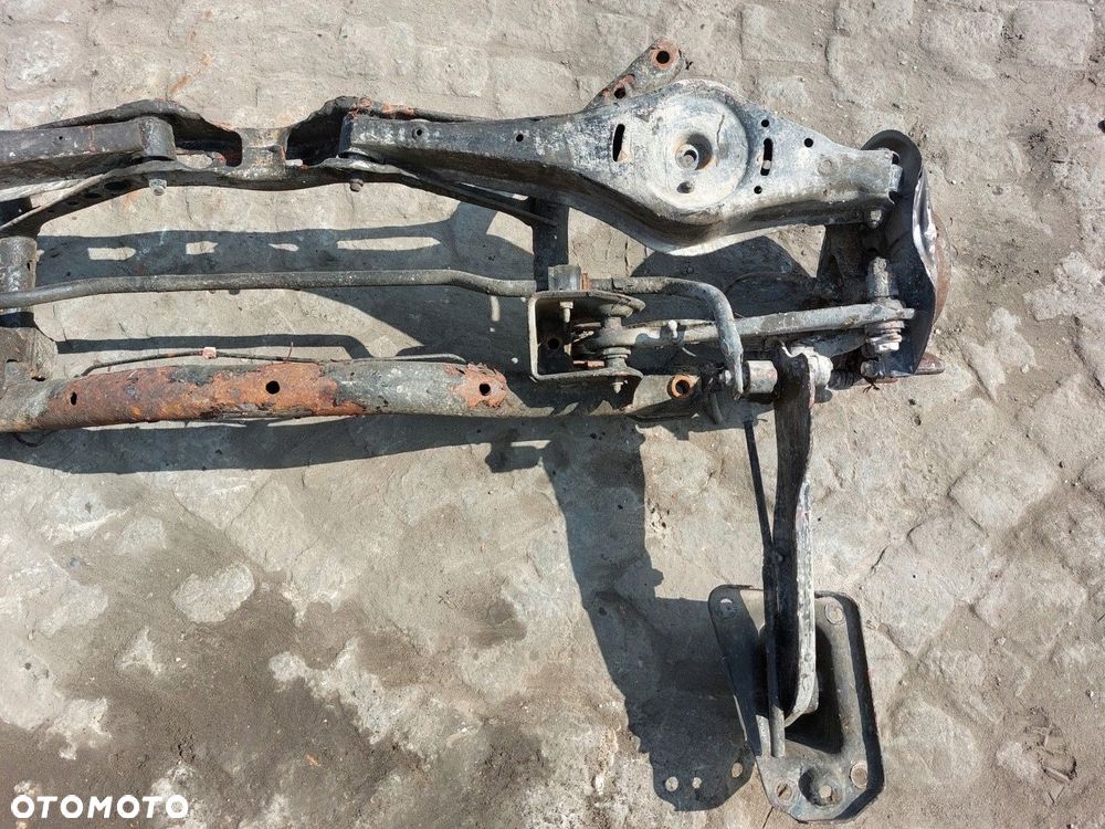 Wózek tylny ZAWIESZENIA SANKI BELKA TYŁ VW GOLF V 03-08 HATCHBACK ABS - 2