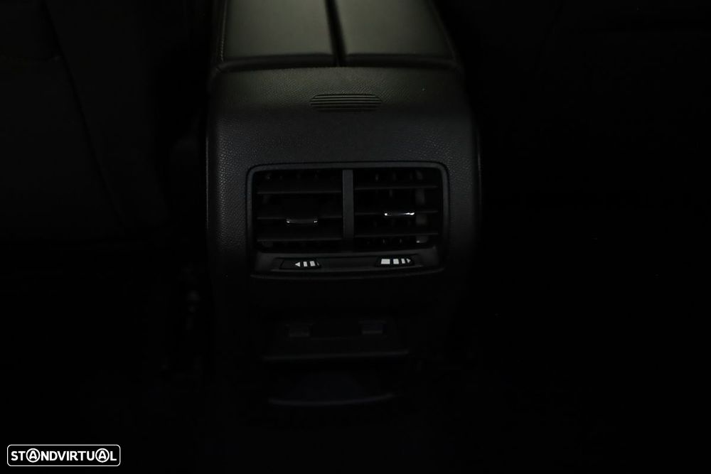 Peugeot e-308 54 kWh Allure - 22