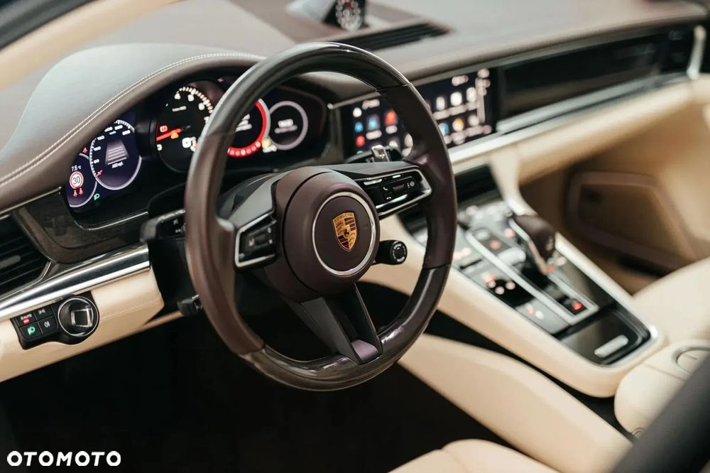 Porsche Panamera 4 Platinum Edition - 2