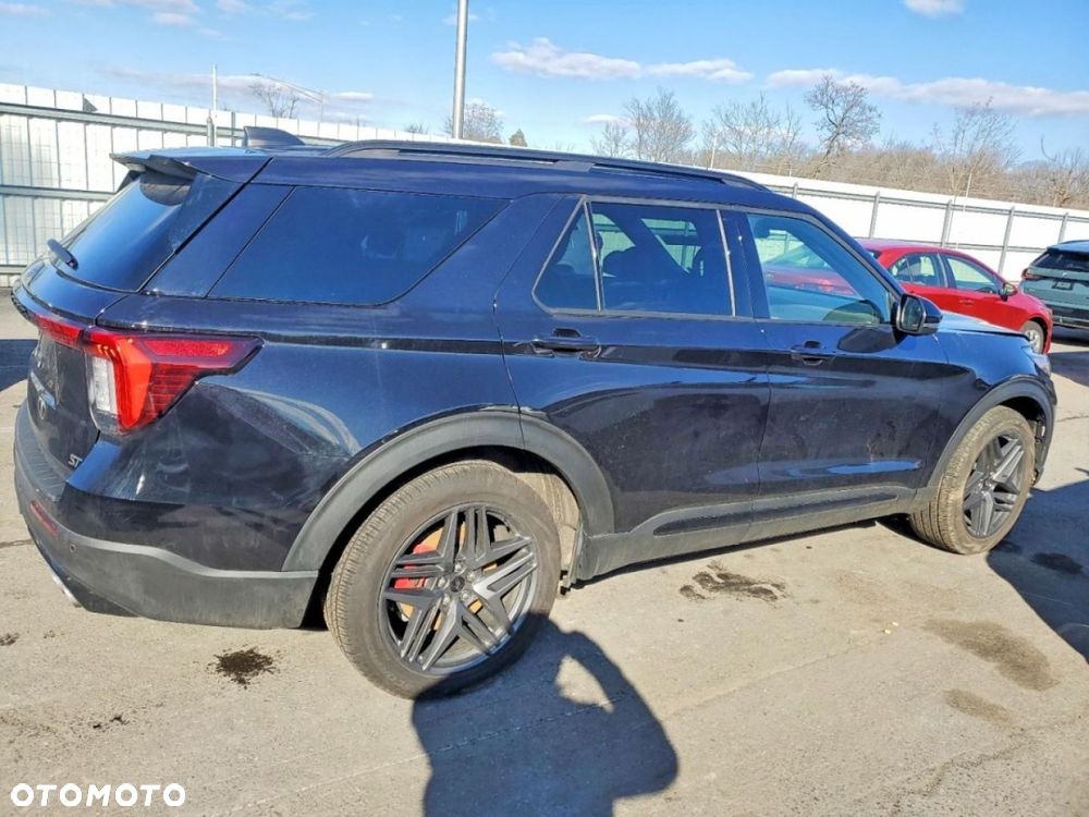 Ford Explorer - 3