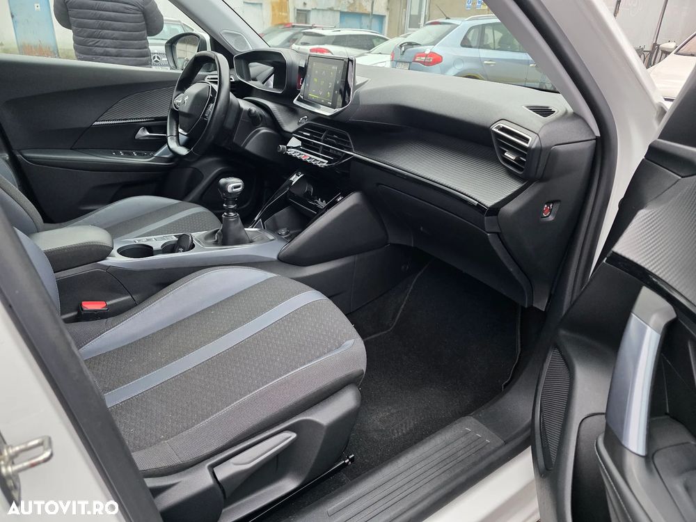 Peugeot 2008 1.2 PureTech Turbo S&S Allure - 12