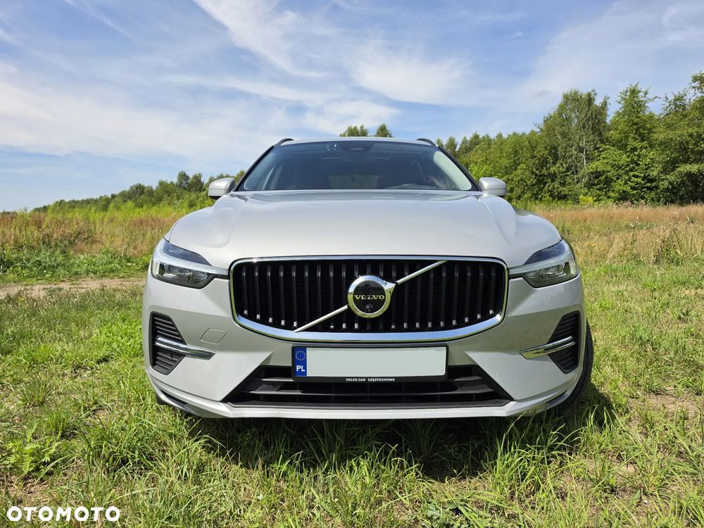 Volvo XC 60 B5 D AWD Momentum Pro - 2