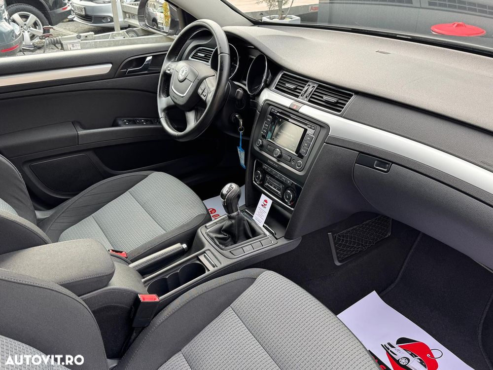 Skoda Superb 2.0 TDI FAMILY - 16