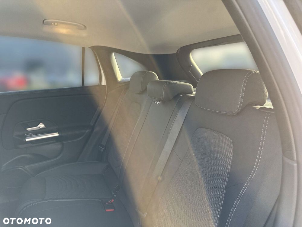 Mercedes-Benz GLA - 18