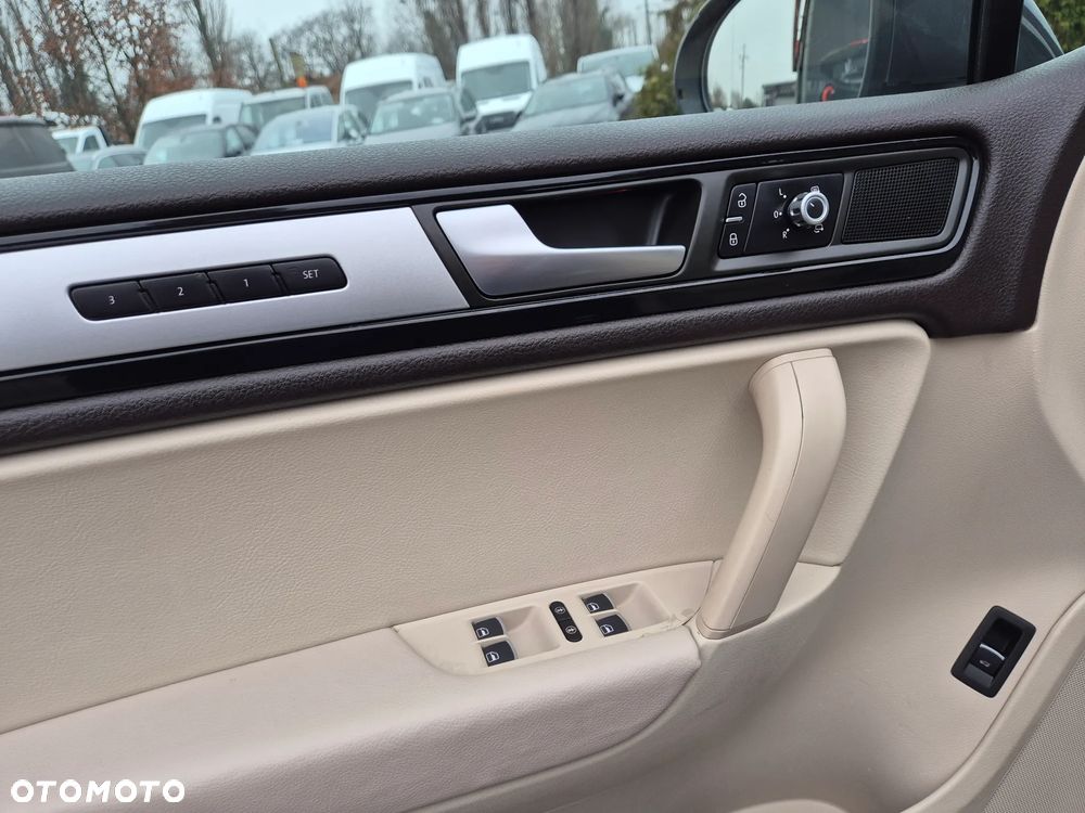 Volkswagen Touareg 3.0 V6 TDI BMT Business Line - 34