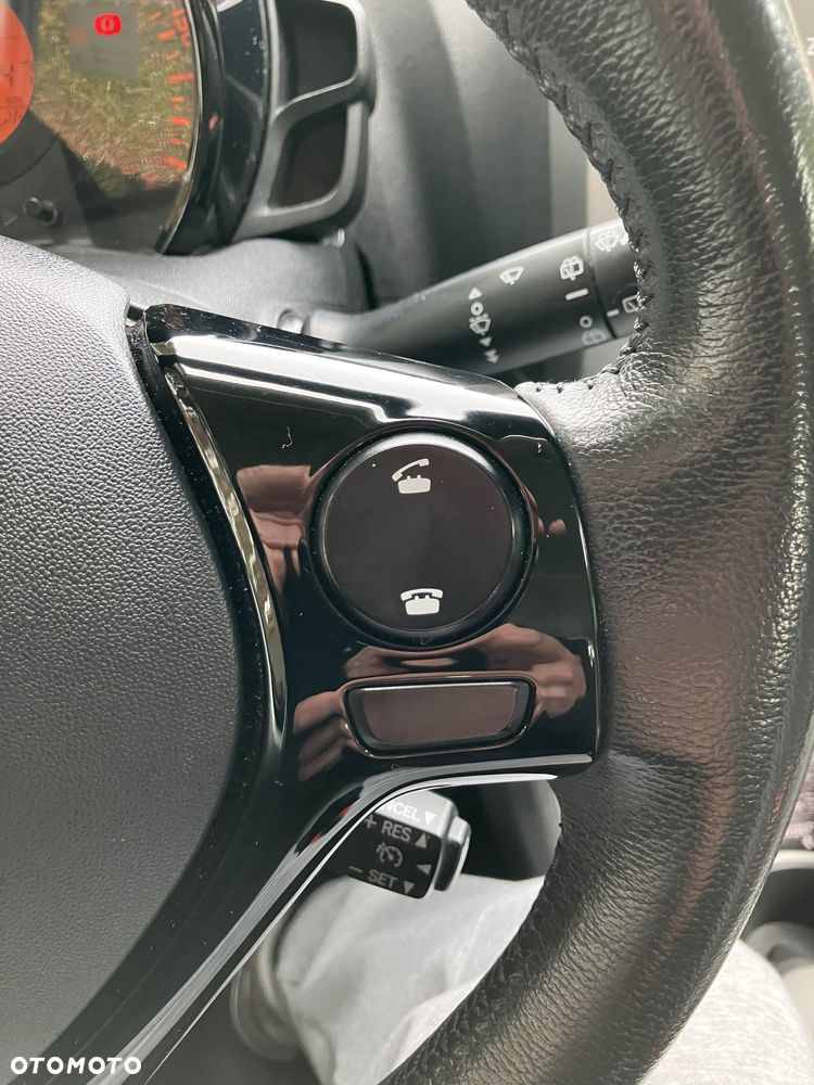 Toyota Aygo x-play touch - 14