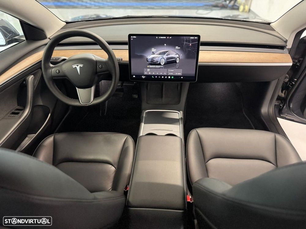 Tesla Model 3 - 5