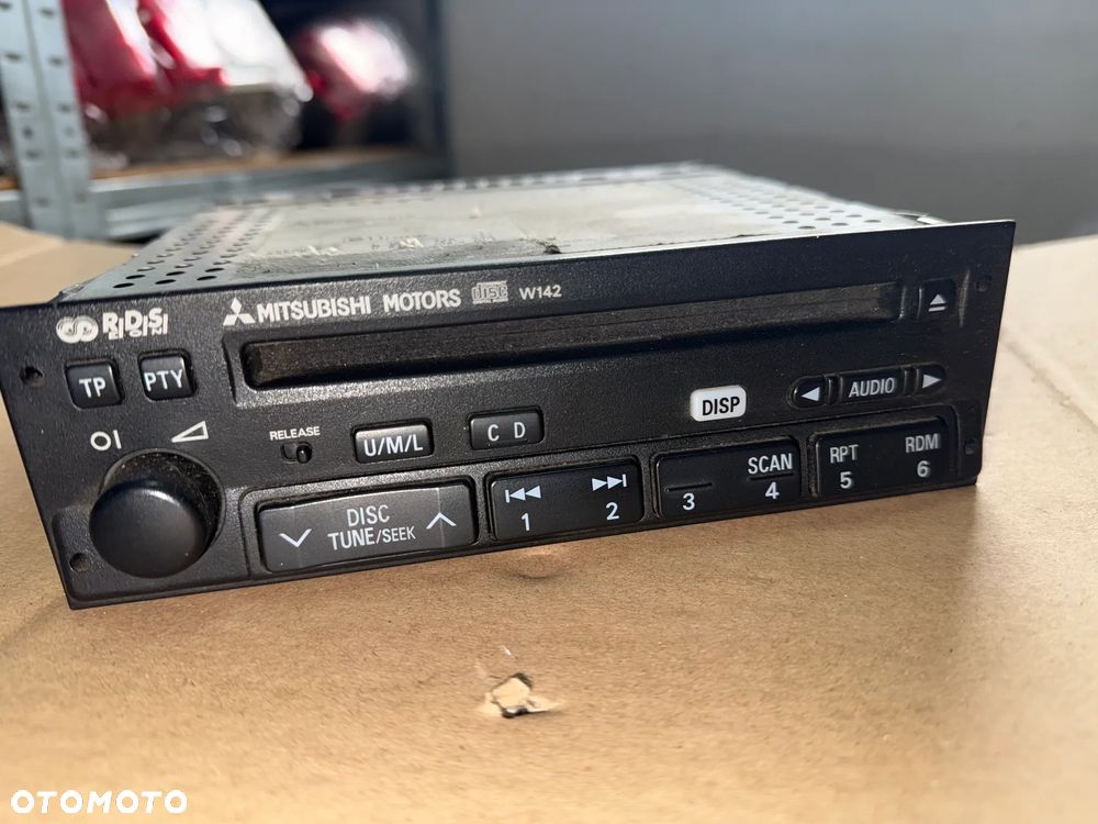 Radio / radioodtwarzacz Mitsubishi Pajero 3.2 DID  mz312720 (oryginalne) - 1