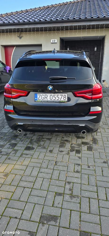 BMW X3 sDrive18d - 11