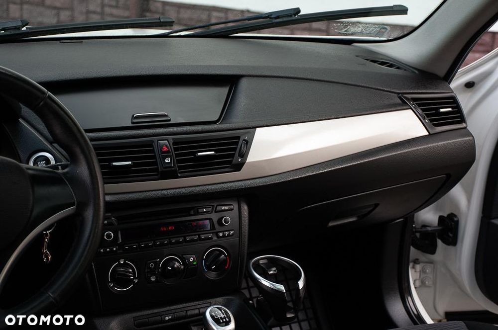 BMW X1 sDrive18i - 12