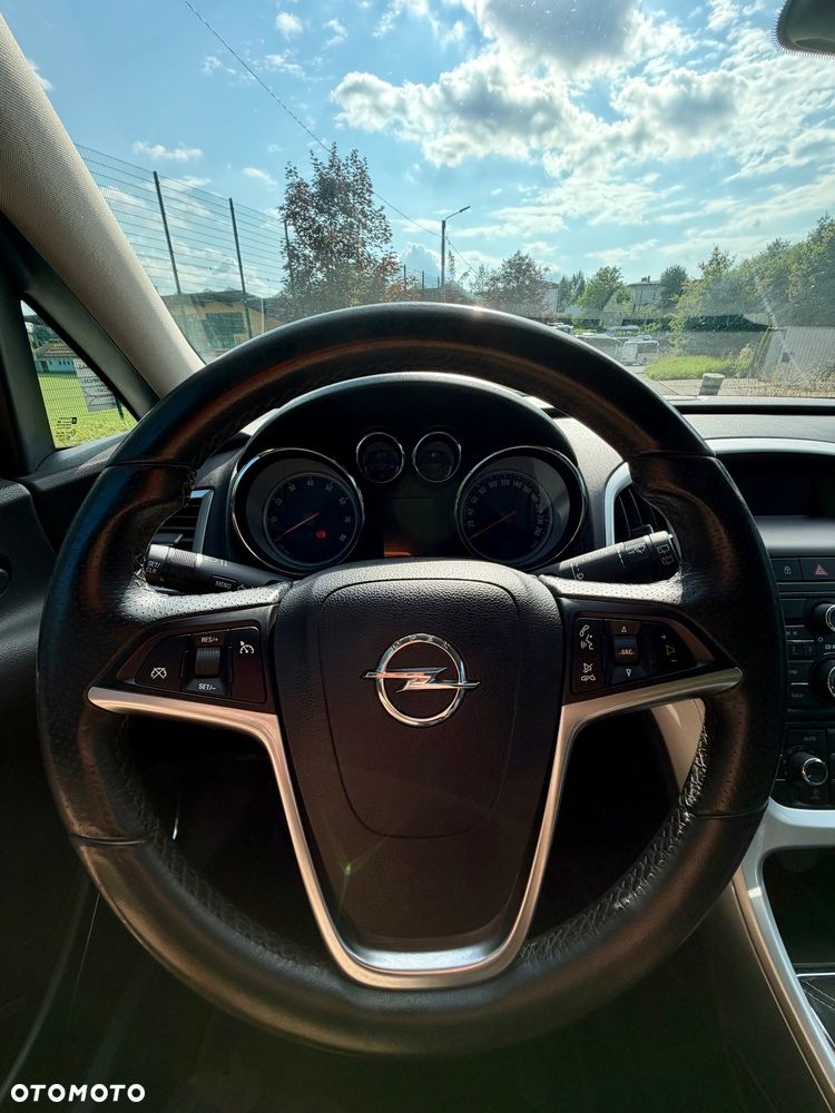 Opel Astra 1.6 Turbo - 15