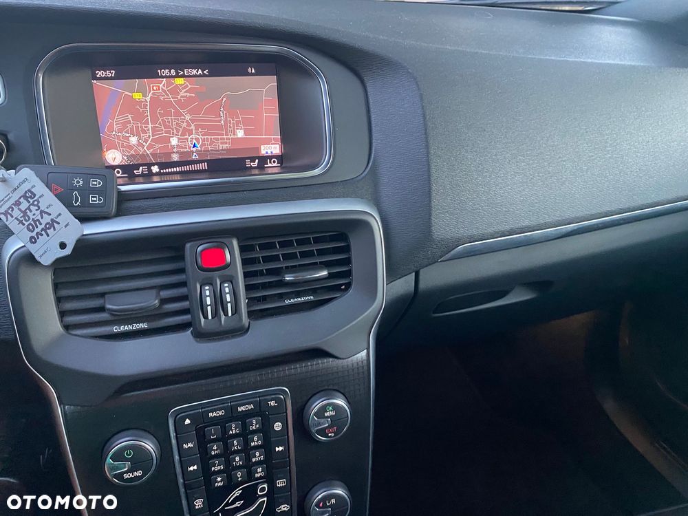 Volvo V40 D3 Geartronic RDesign - 4