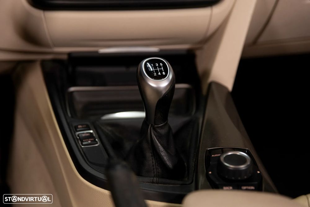 BMW 320 d xDrive Line Modern - 13