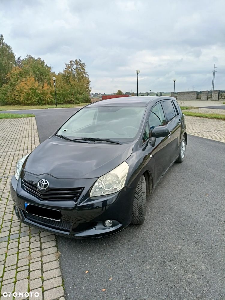 Toyota Verso 2010 photo 2