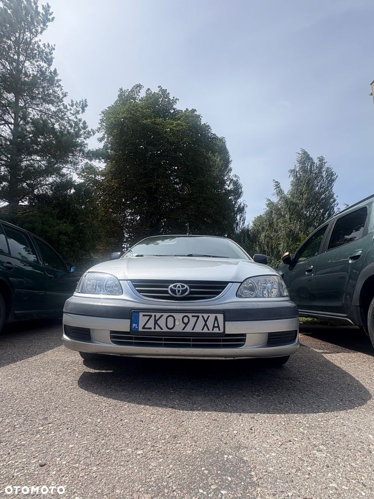 Toyota Avensis - 4