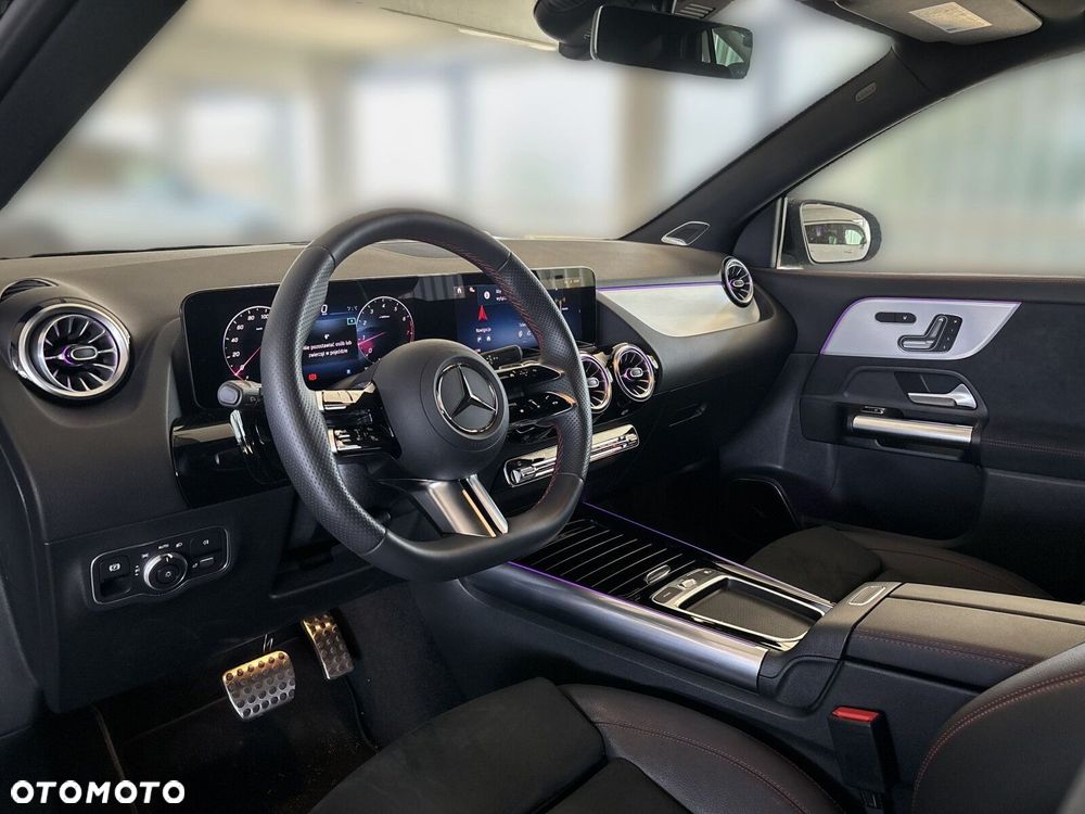 Mercedes-Benz GLA - 15