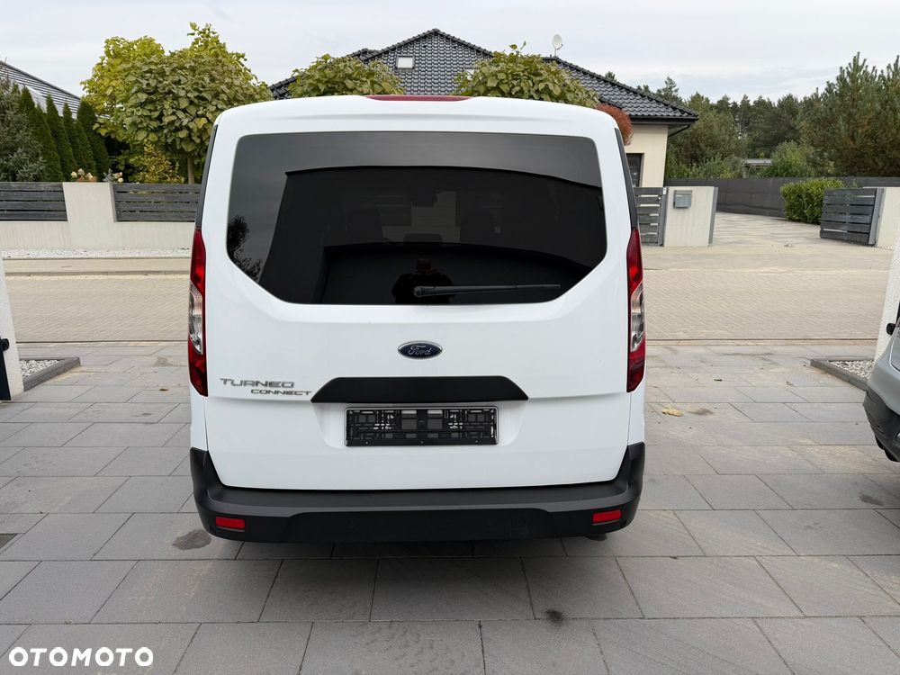 Ford Tourneo Connect - 10