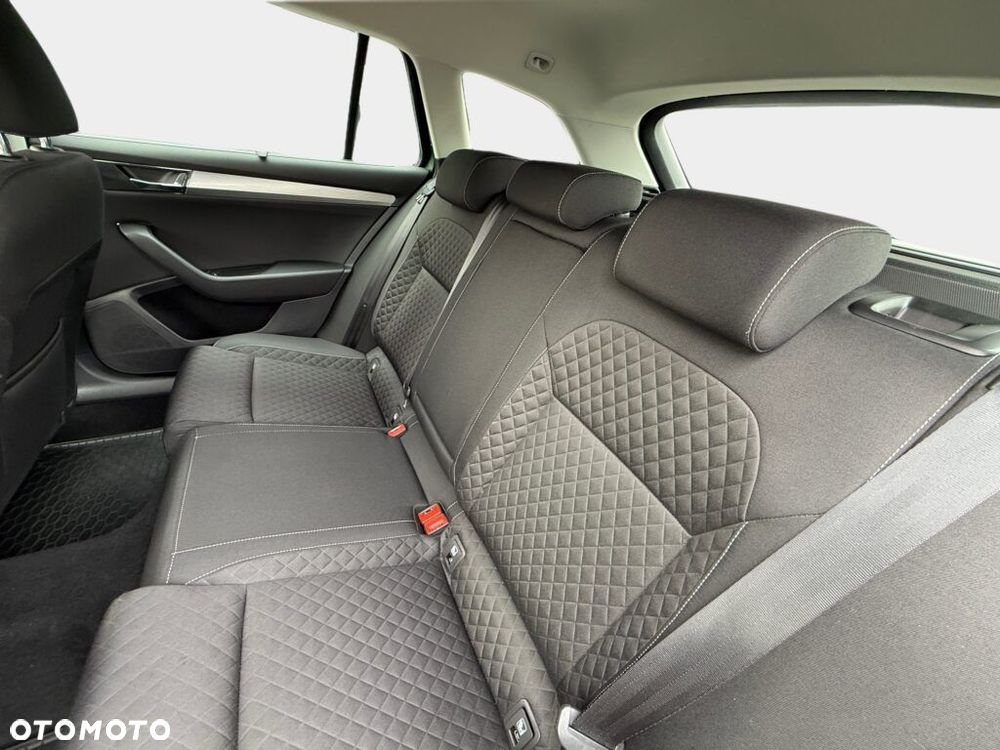 Skoda Superb 2.0 TDI SCR Ambition DSG - 34