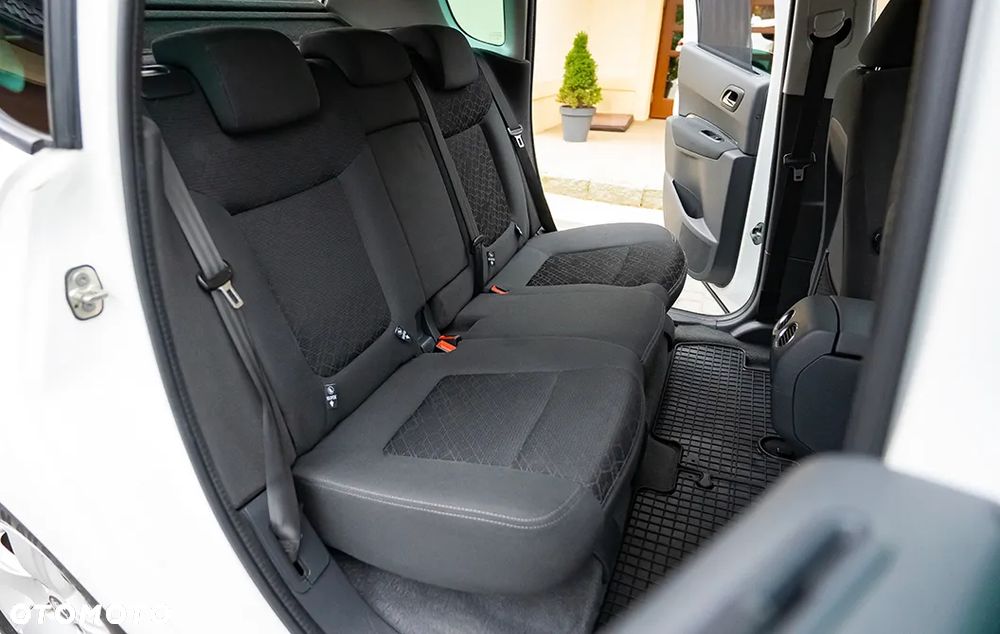 Peugeot 3008 HDi 115 Active - 29