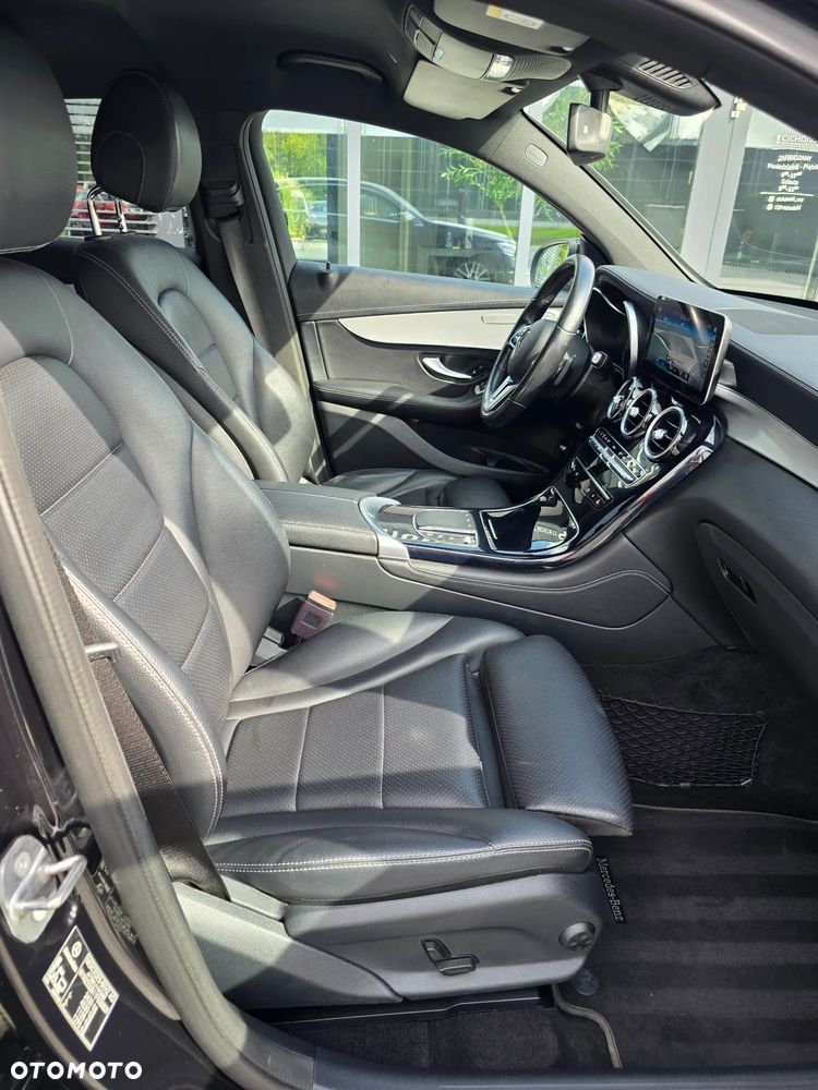 Mercedes-Benz GLC 200 4Matic 9G-TRONIC AMG Line - 23