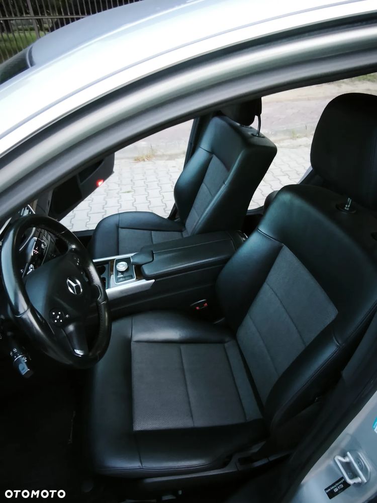 Mercedes-Benz Klasa E 300 CDI DPF BlueEFFICIENCY 7G-TRONIC Avantgarde - 14