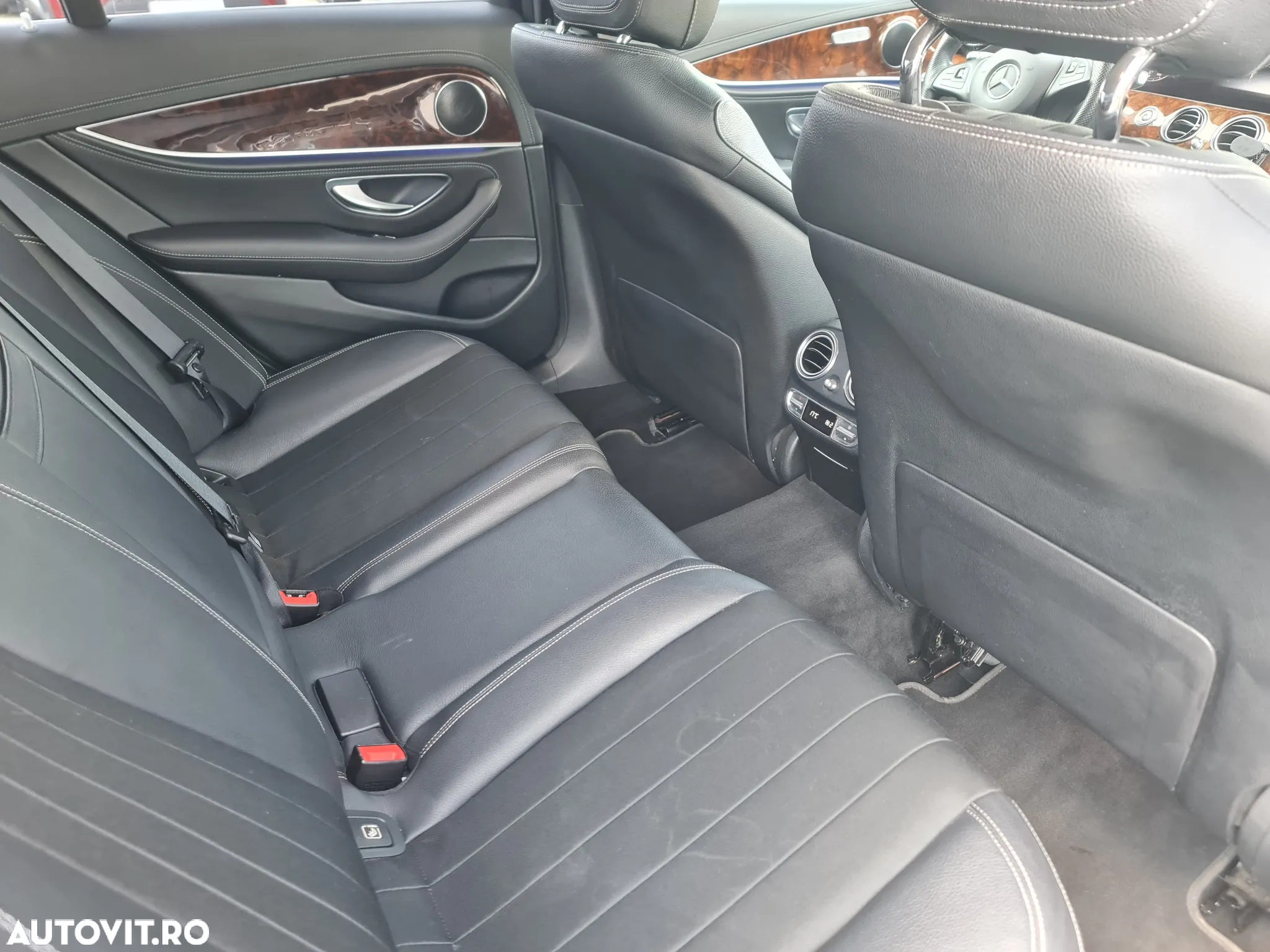 Mercedes-Benz E 220 d T 9G-TRONIC - 12