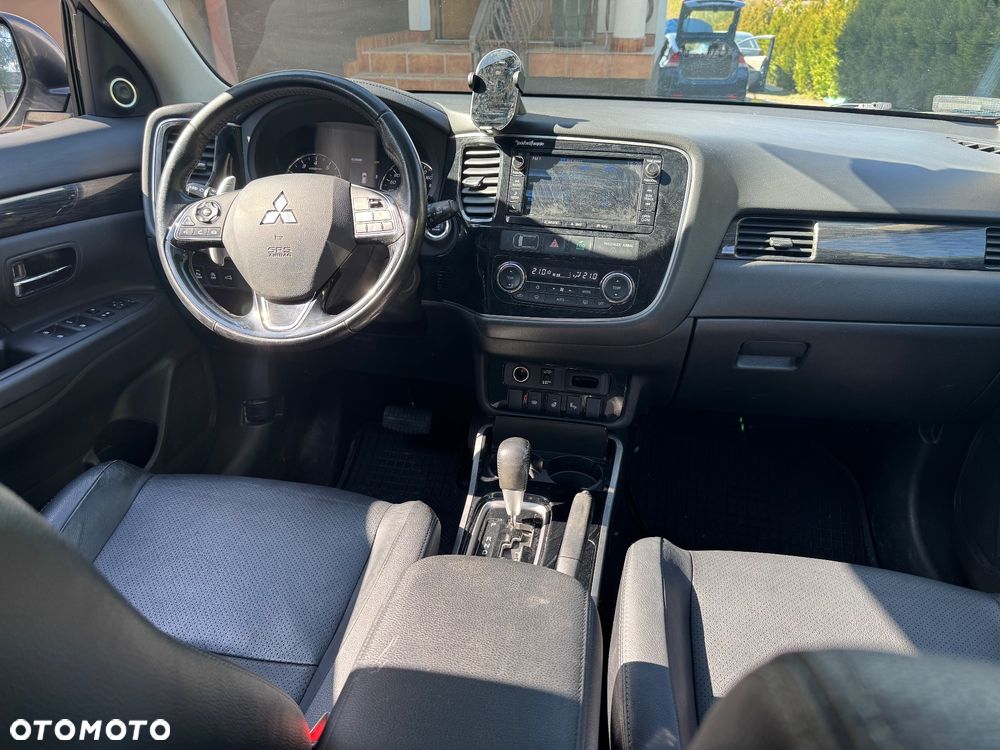 Mitsubishi Outlander 2.0 Intense + Navi 4WD CVT - 5