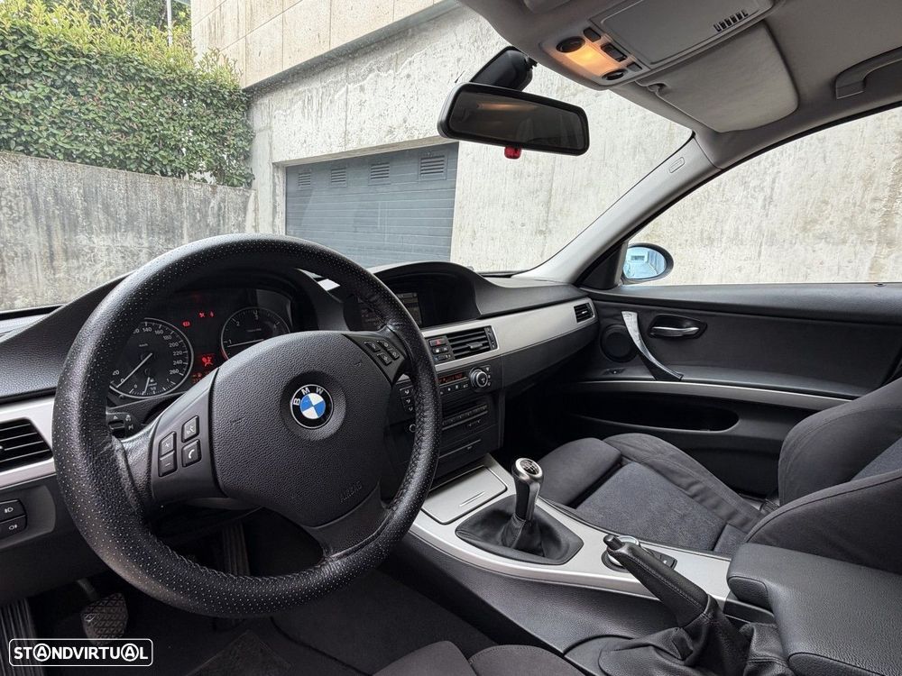 BMW 320 d Sport - 10