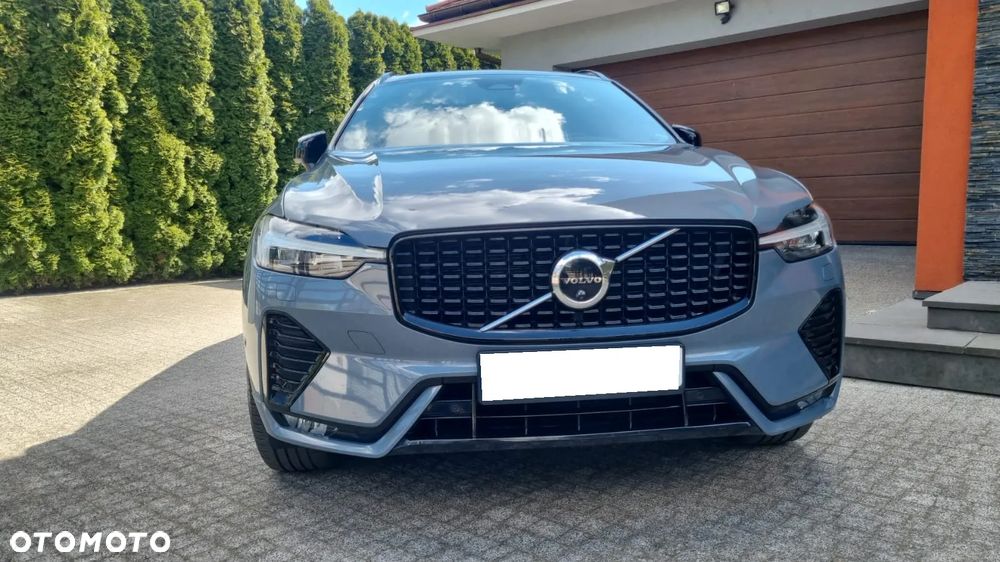 Volvo XC 60 B4 D AWD Plus Dark - 4