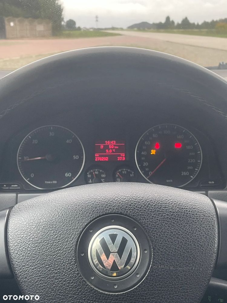 Volkswagen Golf Plus 2.0 TDI Comfortline - 22