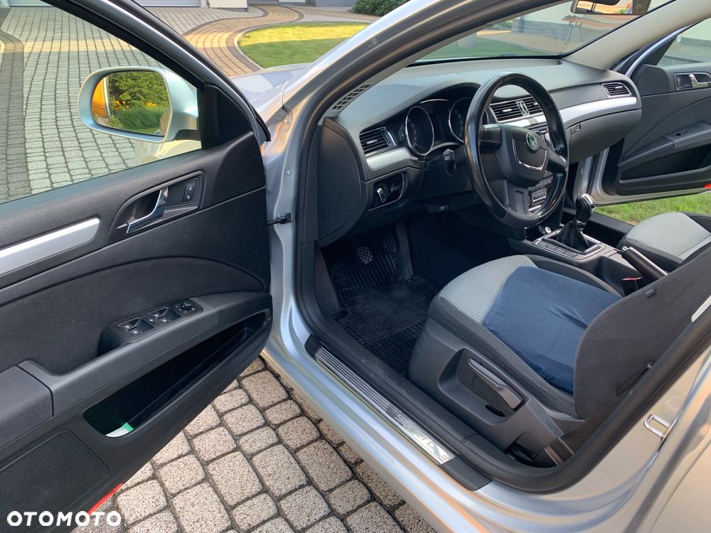 Skoda Superb 2.0 TDI 4x4 Exclusive - 9