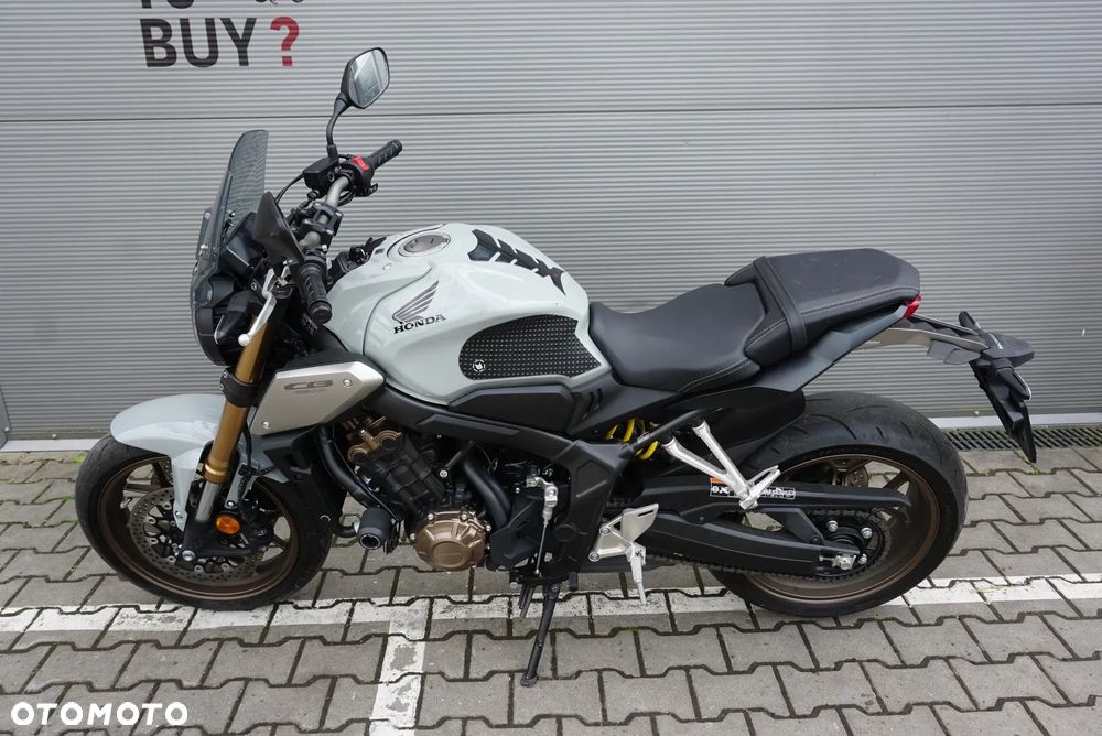Honda CB - 12
