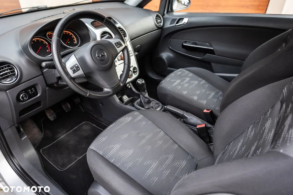 Opel Corsa 1.4 16V Selection 110 Jahre - 11