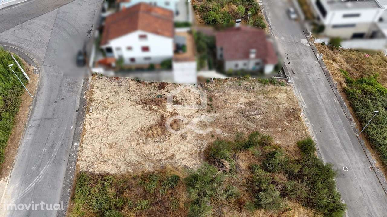 Lote com potencial de uma habitação com 367,50 metros perto de Chaves - Grande imagem: 3/14
