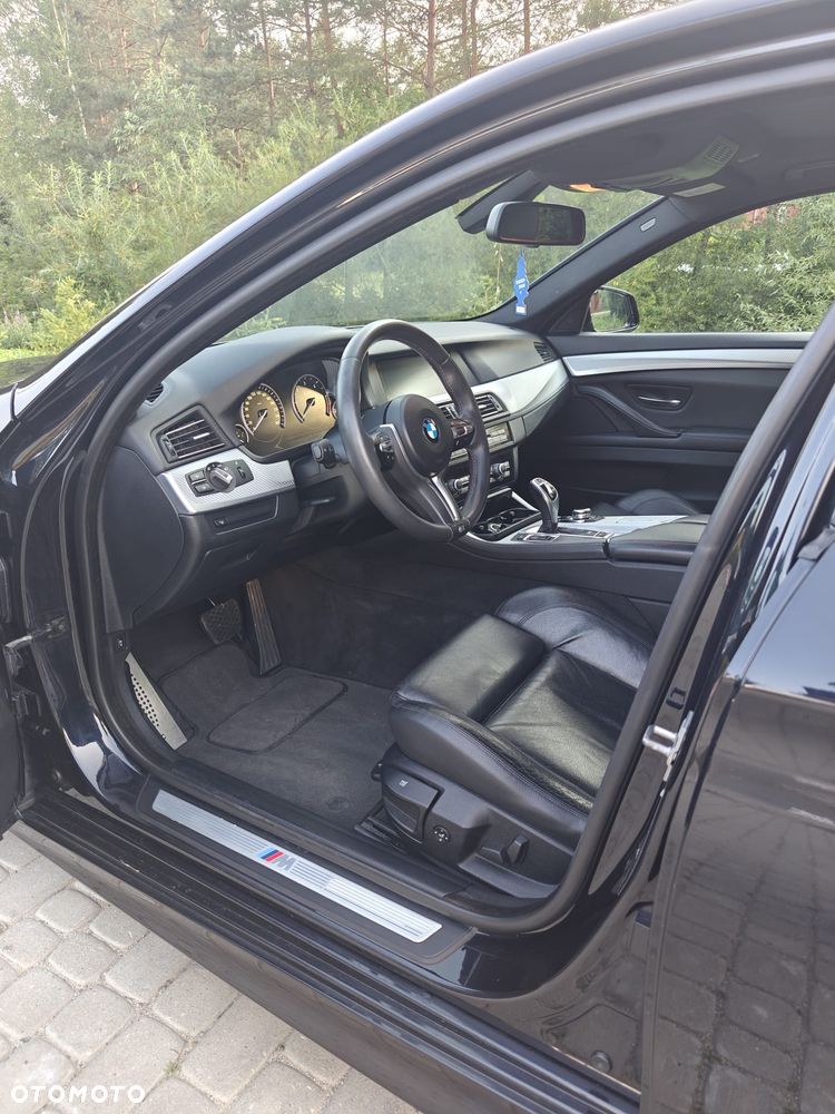 BMW Seria 5 525d - 26