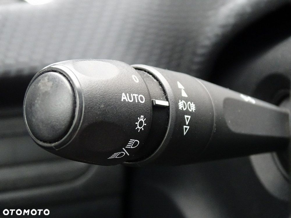 Peugeot 2008 1.2 Pure Tech Style - 24
