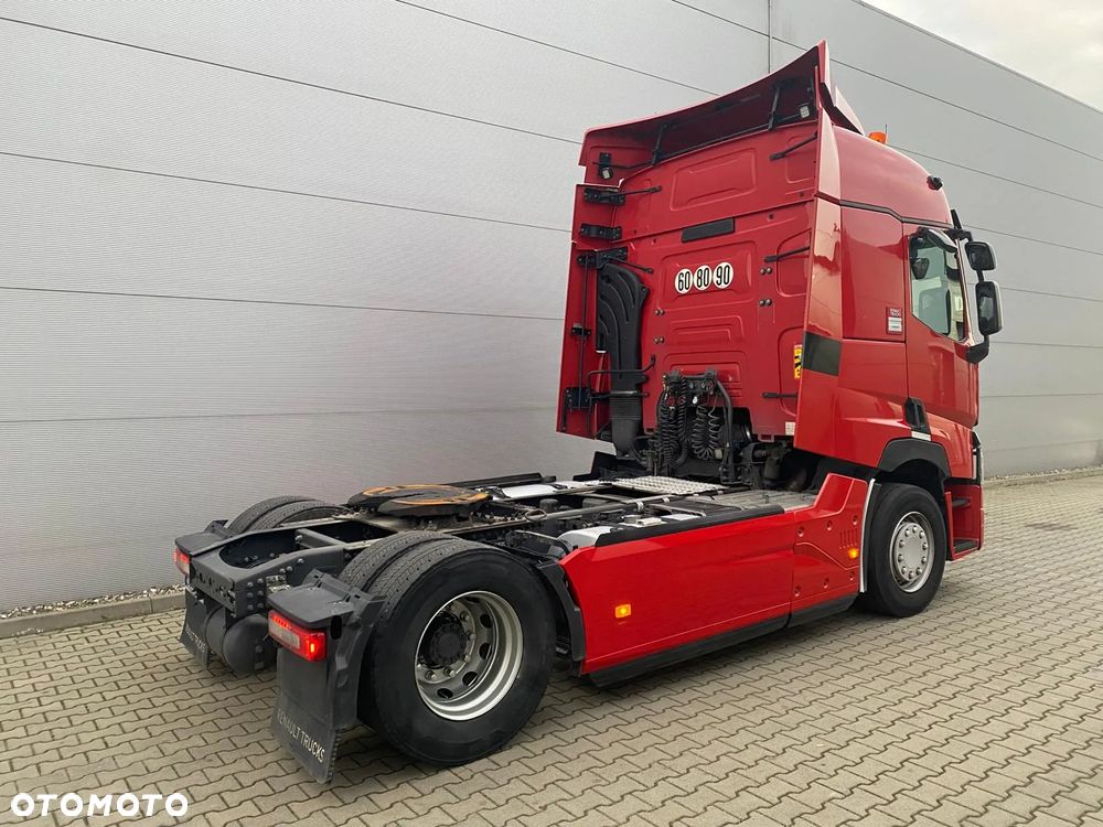 Renault T520 High Cab (Standard) - 12