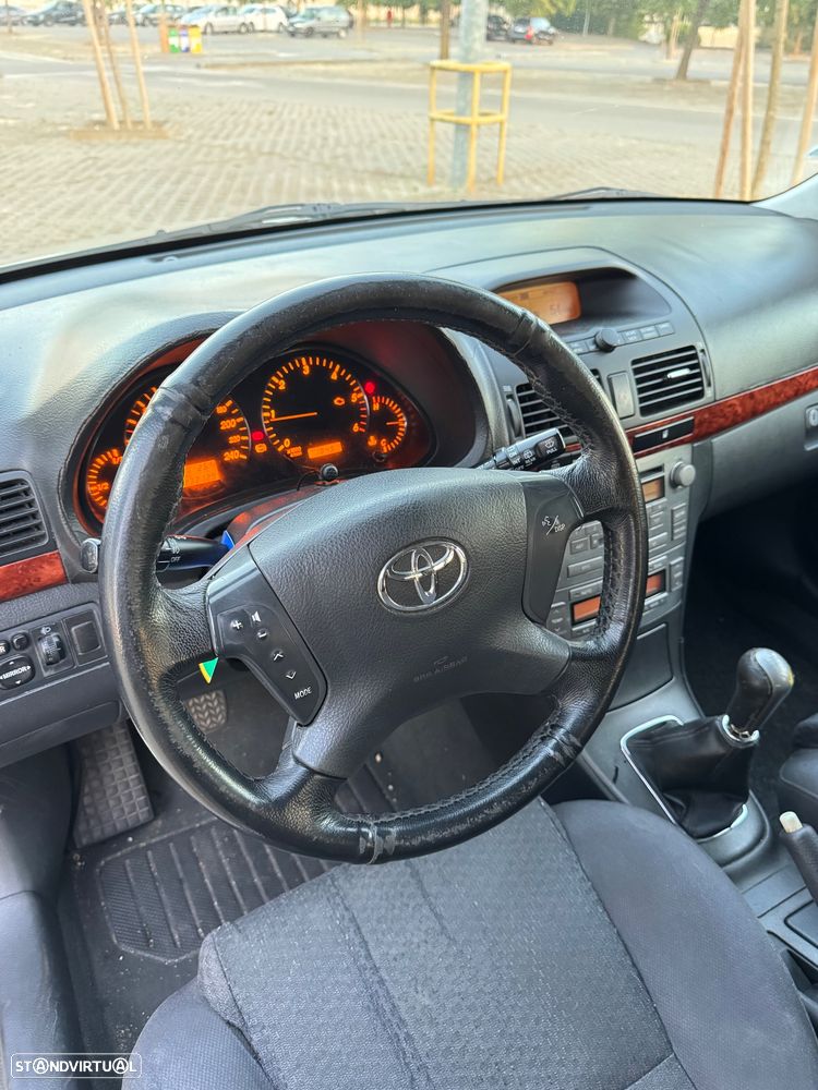 Toyota Avensis SW 2.0 D-4D - 39